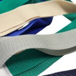 Färgglada tekniska band i polyester och bomull som används inom textil- och tvättindustrin – RTP Radom.